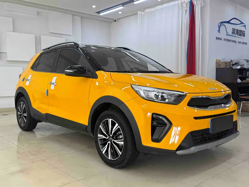 Stonic 1.4 L CVT Fun Enjoyment Sunroof