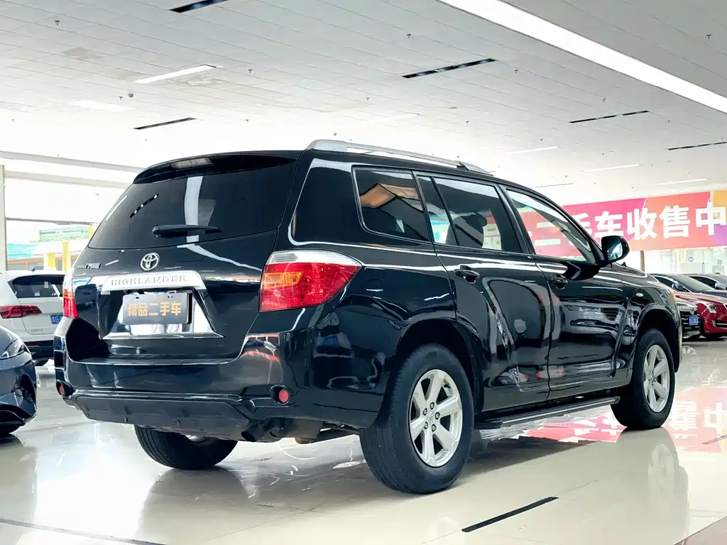 Highlander 2.7 L 2 WD 7-seat Elite