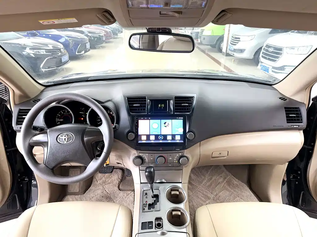Highlander 2.7 L 2 WD 7-seat Elite
