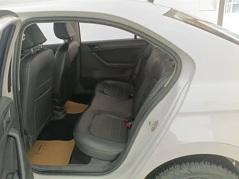 Volkswagen Jetta 1.5 L Auto Fashion