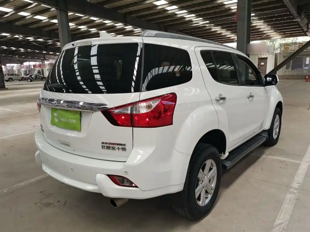 mu-X 2.5 T 2 WD Auto Cruise 7-seat