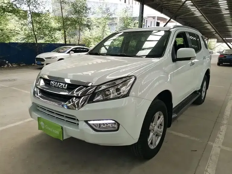 Isuzu mu-X 2.5 T 2 WD Auto Cruise 7-seat