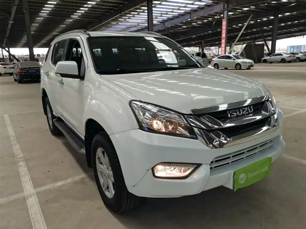 mu-X 2.5 T 2 WD Auto Cruise 7-seat
