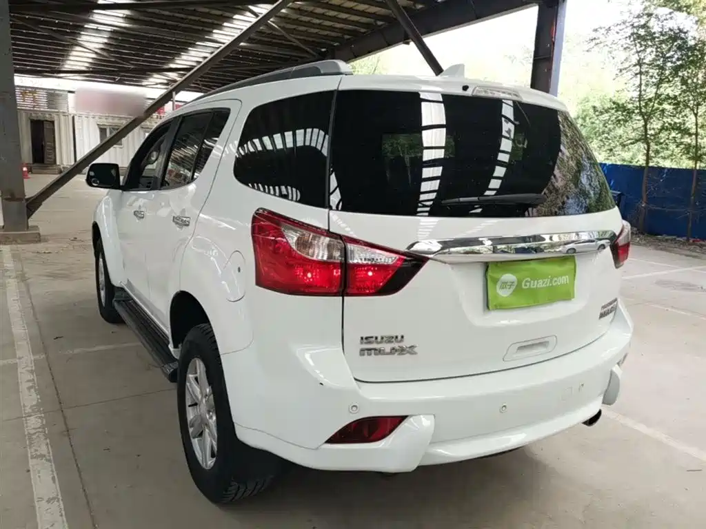 mu-X 2.5 T 2 WD Auto Cruise 7-seat