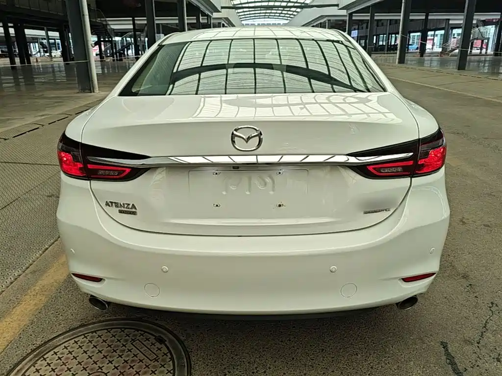 Atenza 2.0 L Blue Sky Luxury
