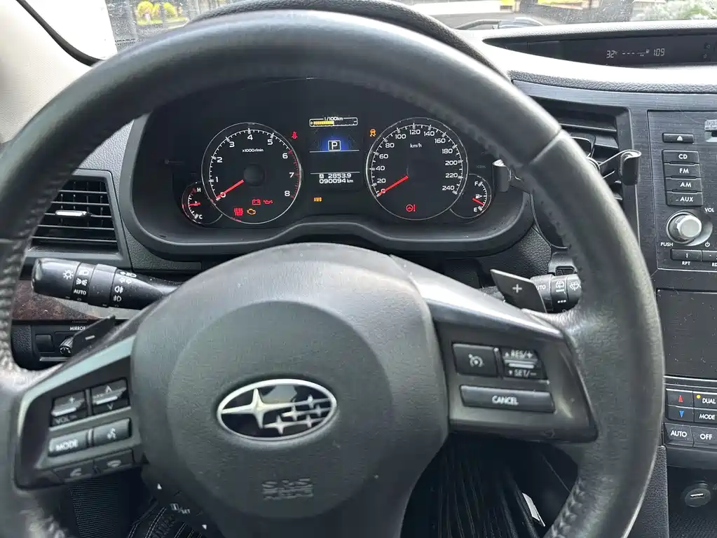 Outback 2.5 i Luxury