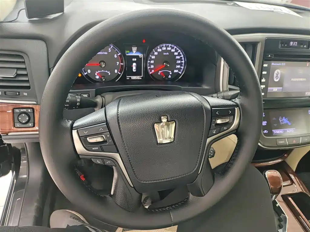Crown 2.0 T Pioneer