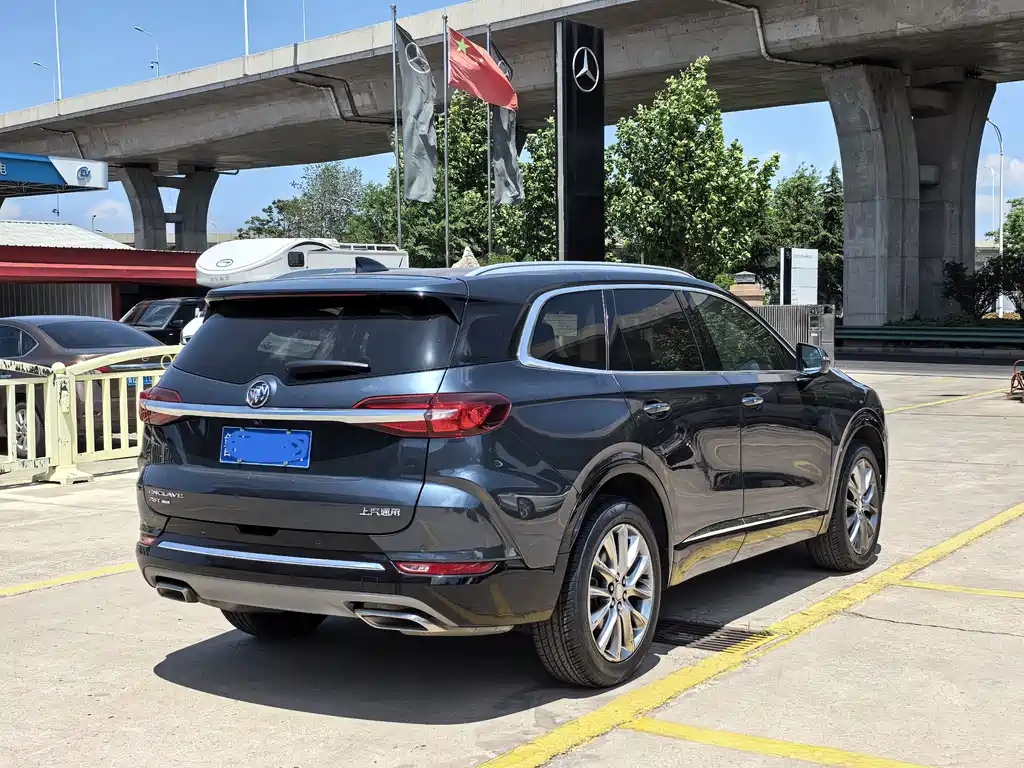 Enclave 28 T 4 WD Distinguished