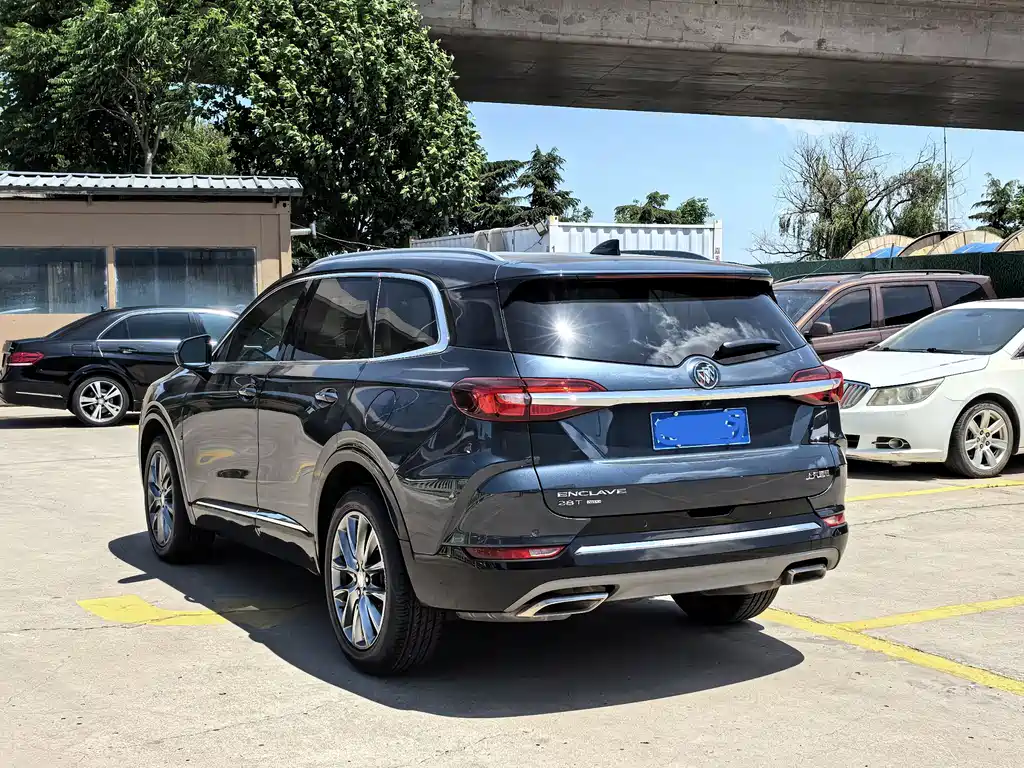 Enclave 28 T 4 WD Distinguished