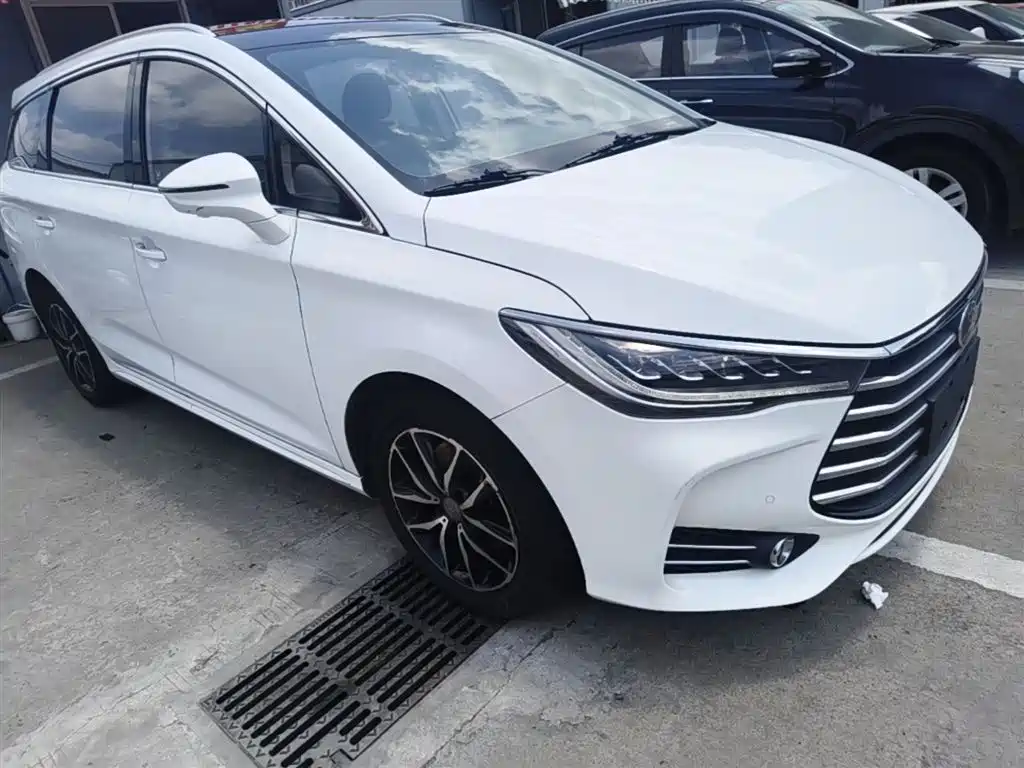 Song MAX 1.5 T Auto Connected Distinguished 7-seat