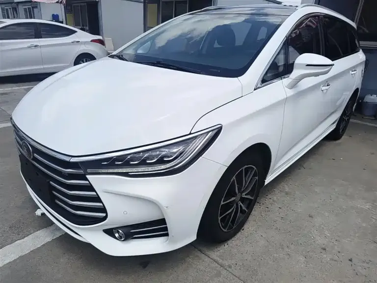 BYD Song MAX 1.5 T Auto Connected Distinguished 7-seat