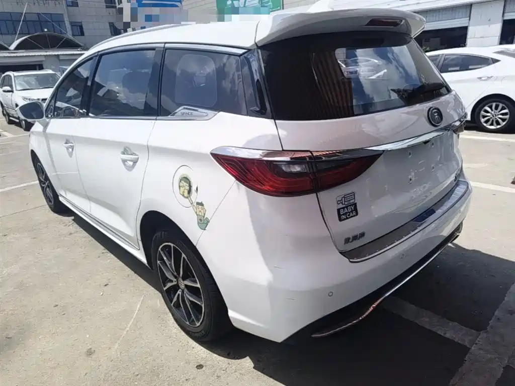 Song MAX 1.5 T Auto Connected Distinguished 7-seat