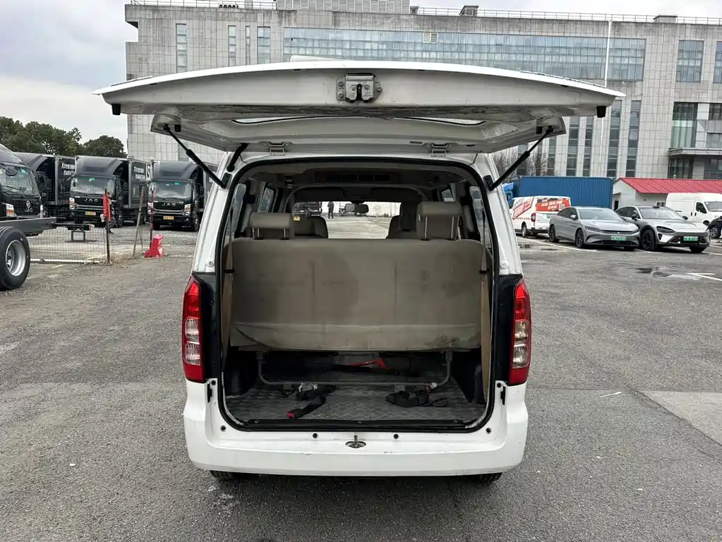 Wuling Hongguang V 1.5 L Standard CN-VI LAR