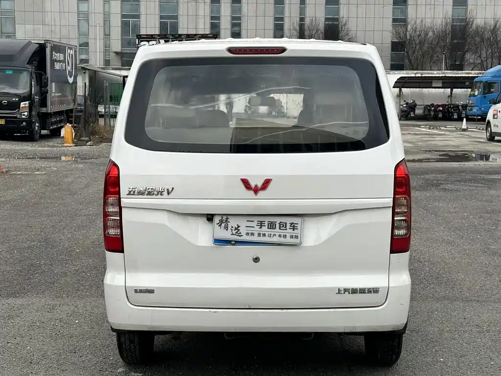 Wuling Hongguang V 1.5 L Standard CN-VI LAR