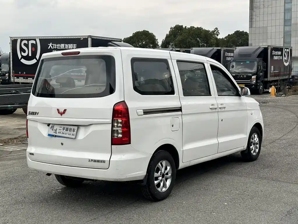 Wuling Hongguang V 1.5 L Standard CN-VI LAR