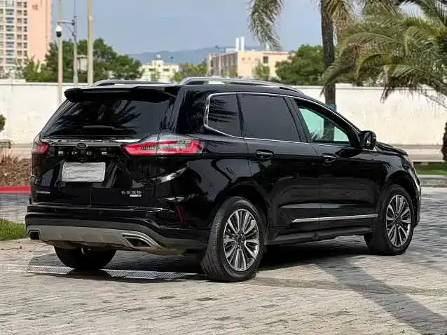 Ford Edge PLUS EcoBoost 245 2 WD Grand Sharp 7-seat