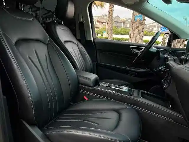 Edge PLUS EcoBoost 245 2 WD Grand Sharp 7-seat