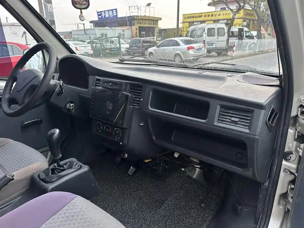 Wuling Zhiguang 1.0 L Basic