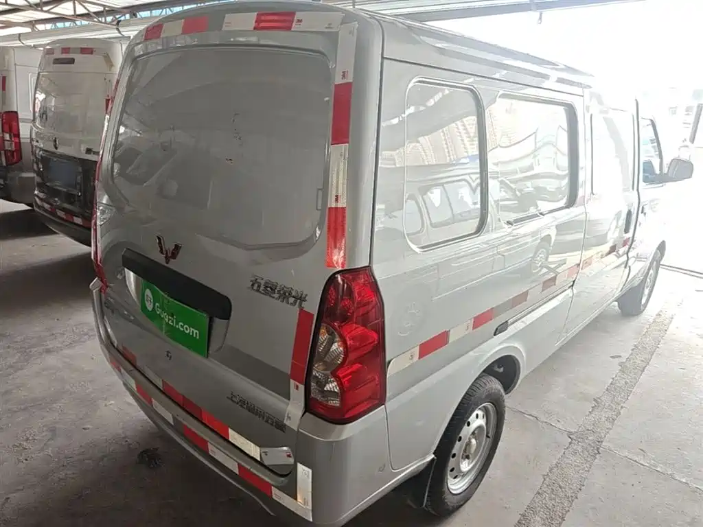 Wuling Rongguang 1.5 L Extended Basic Panel2-seatL3 C