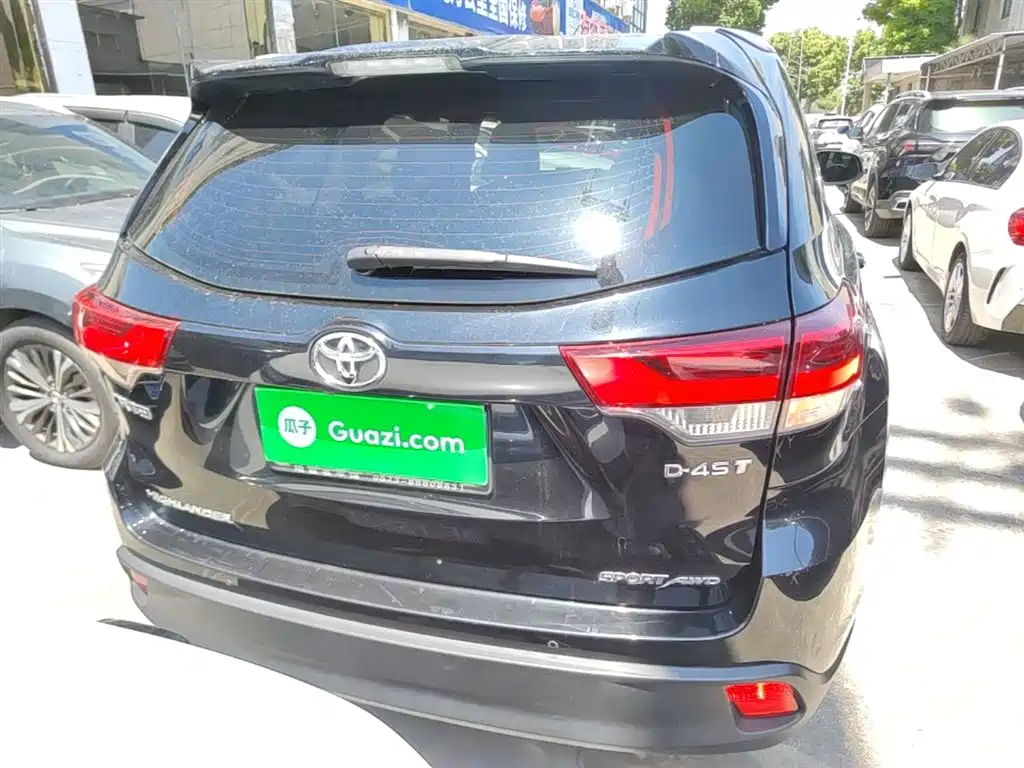 Highlander 2.0 T 4 WD Luxury 7-seat