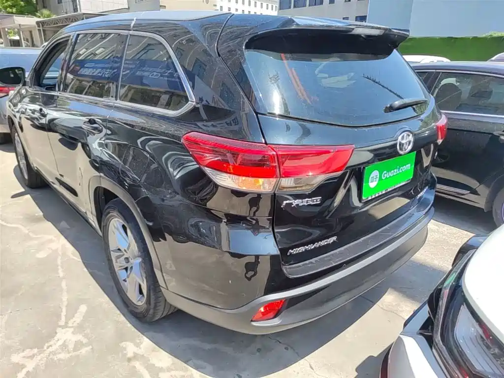 Highlander 2.0 T 4 WD Luxury 7-seat