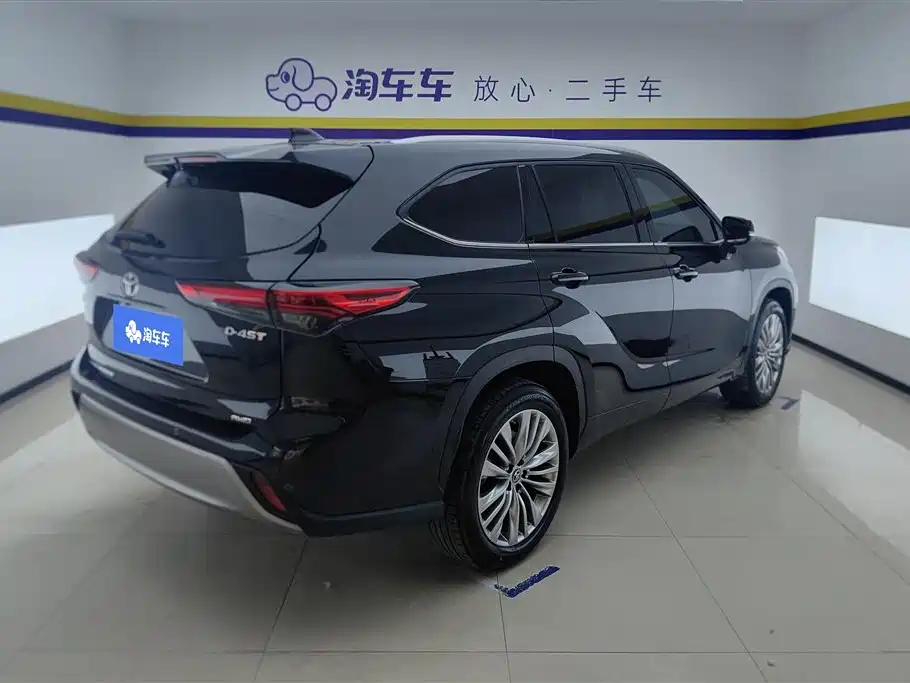 Highlander 380 T 4 WD Distinguished 7-seat