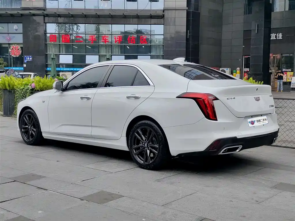 Cadillac CT4 28 T Luxury