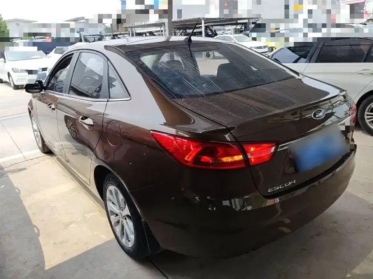 Ford Escort 1.5 L Manual Fashion