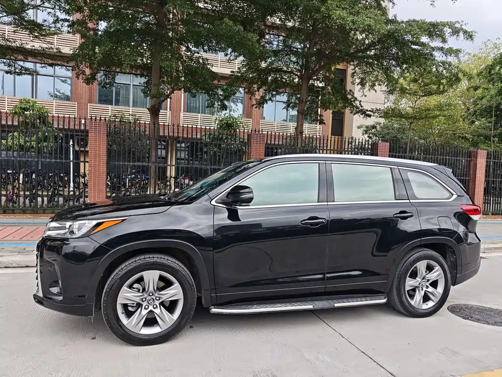 Highlander 2.0 T 4 WD Distinguished 7-seat