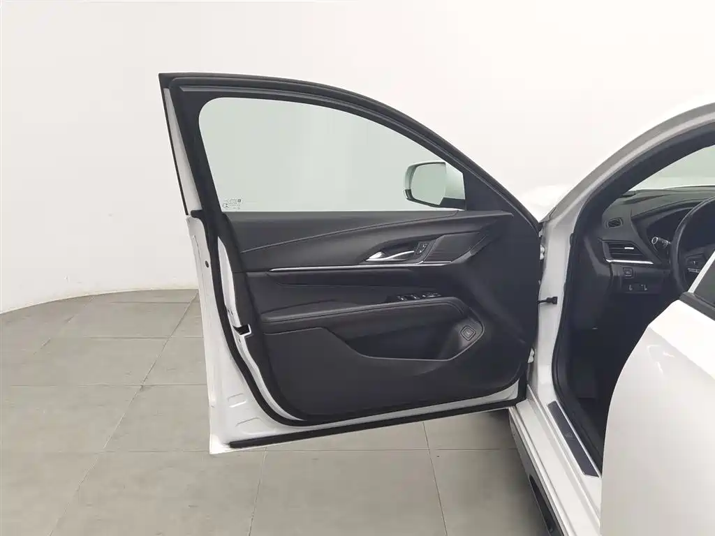 Cadillac CT4 28 T Fashion