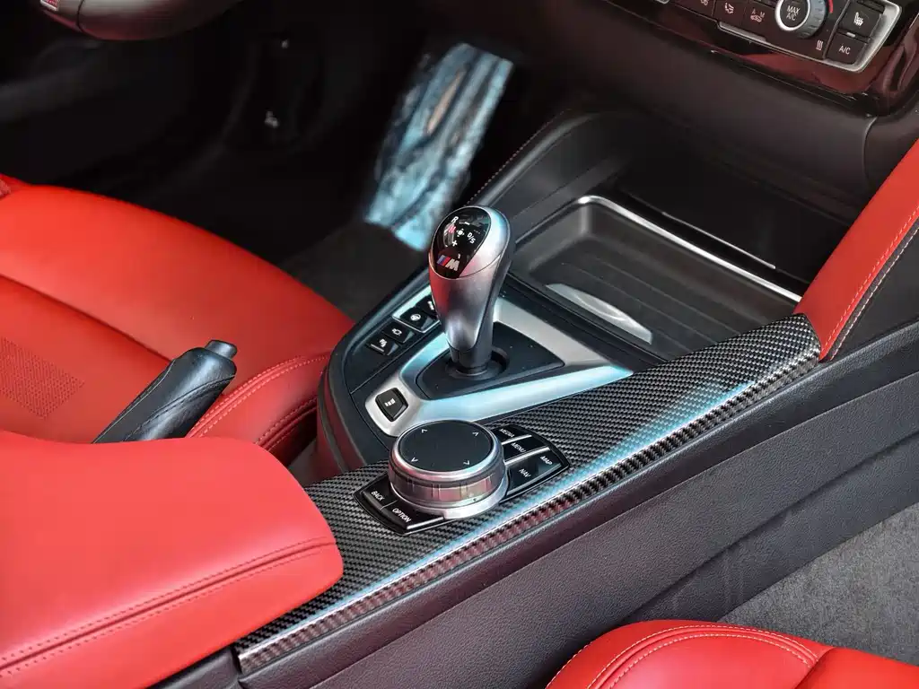 BMW M4 M4 2-door Coupe Racing