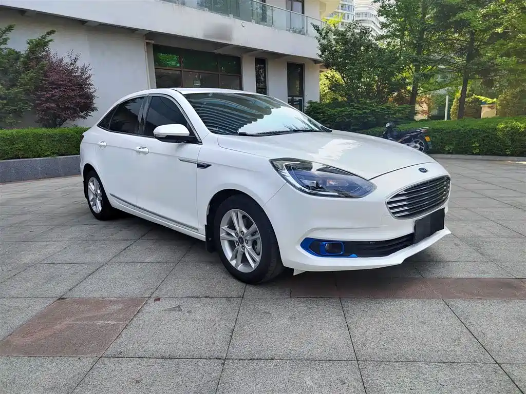 Escort Facelift 1.5 L Auto Joy CN-VI