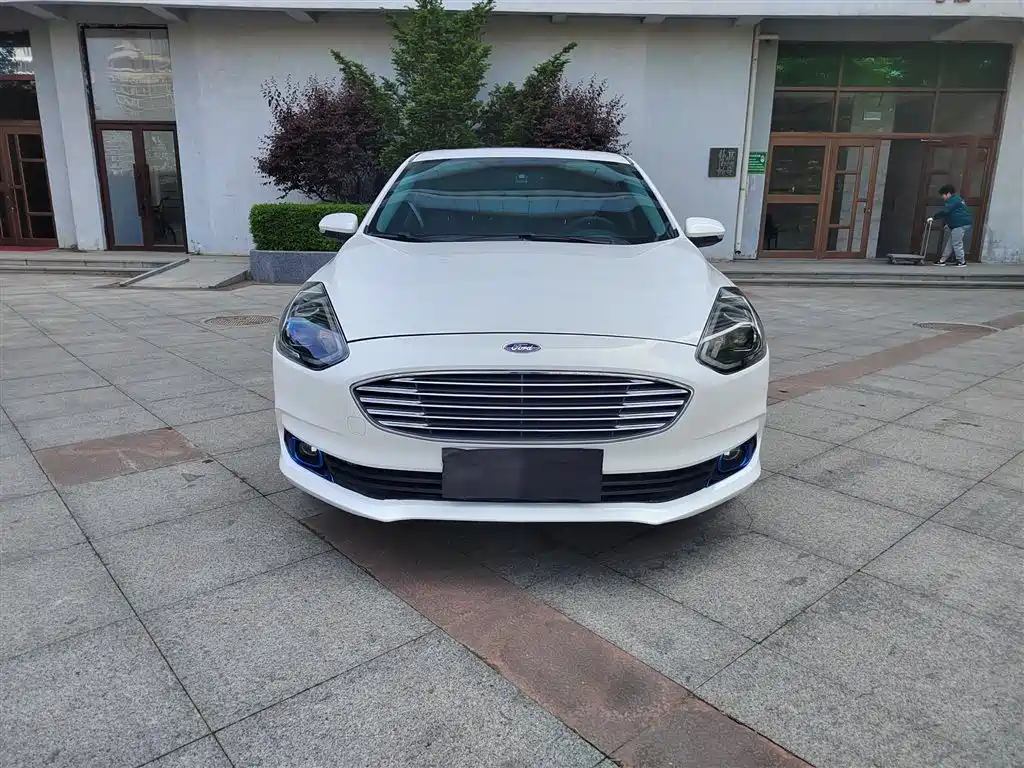 Escort Facelift 1.5 L Auto Joy CN-VI