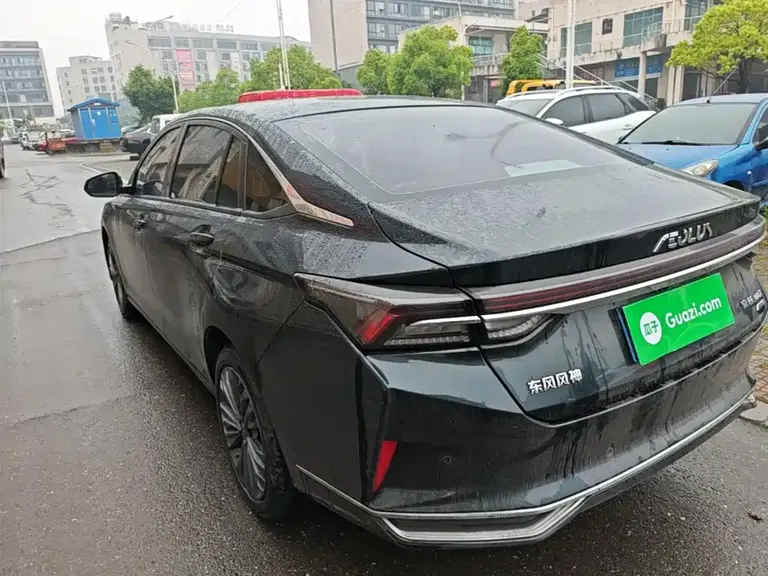 Dongfeng Yixuan MAX 1.5 T Super Style Dad