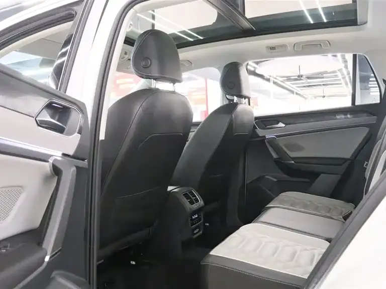 Volkswagen Tayron 300 TSI 2 WD Luxury Plus Advanced