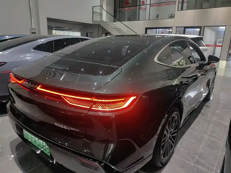 Geely Galaxy Xingyao 8 130 km EM-i Premium