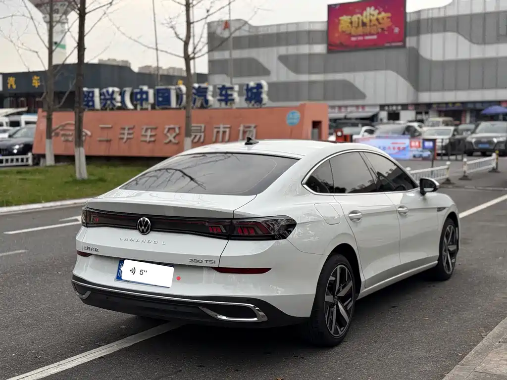Lamando Lamando L 280 TSI DSG Spicy Cool