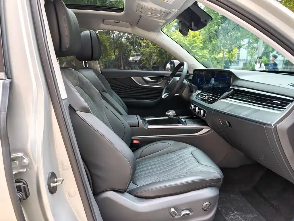 Hongqi HS5 2.0 T 4 WD Flagship Enjoyment Pro