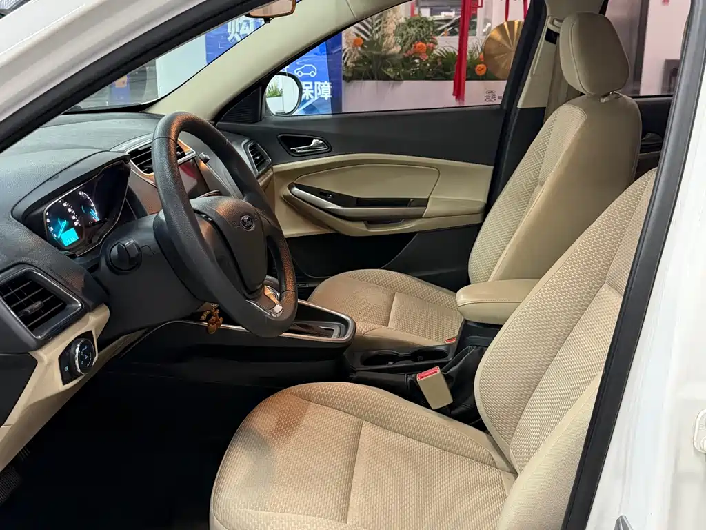 Escort Facelift 1.5 L Auto Comfort