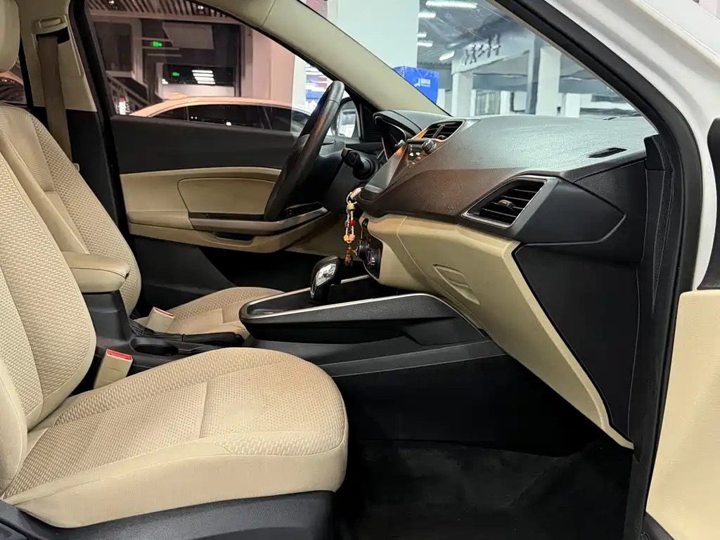 Escort Facelift 1.5 L Auto Comfort