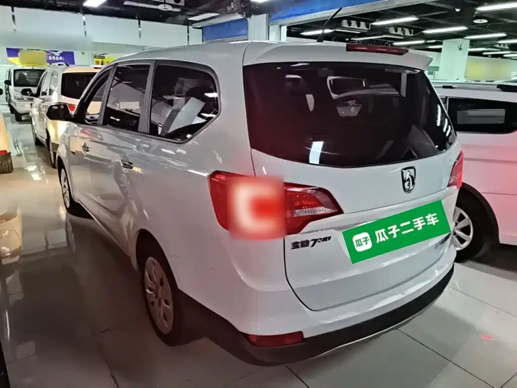 Baojun 730 Facelift 1.5 L Manual Standard 7-seat CN-V