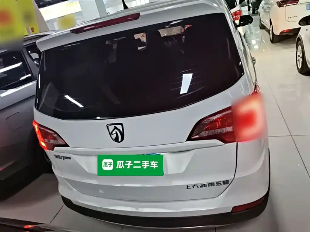 Baojun 730 Facelift 1.5 L Manual Standard 7-seat CN-V
