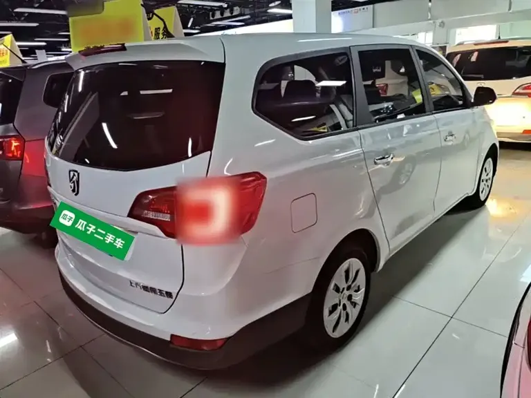 Baojun 730 Facelift 1.5 L Manual Standard 7-seat CN-V