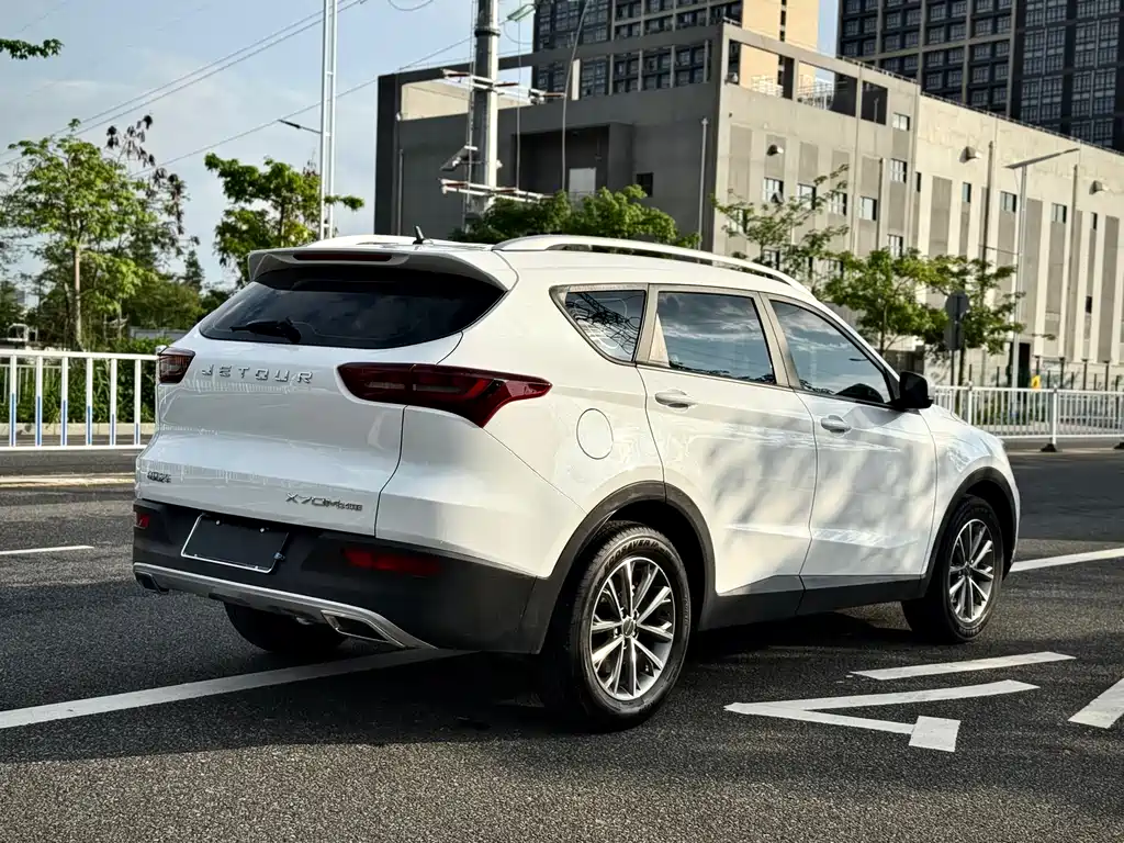 Jetour X70 M 捷途X70 M 2021款 1.5 T DCT尊贵伙伴型 5座