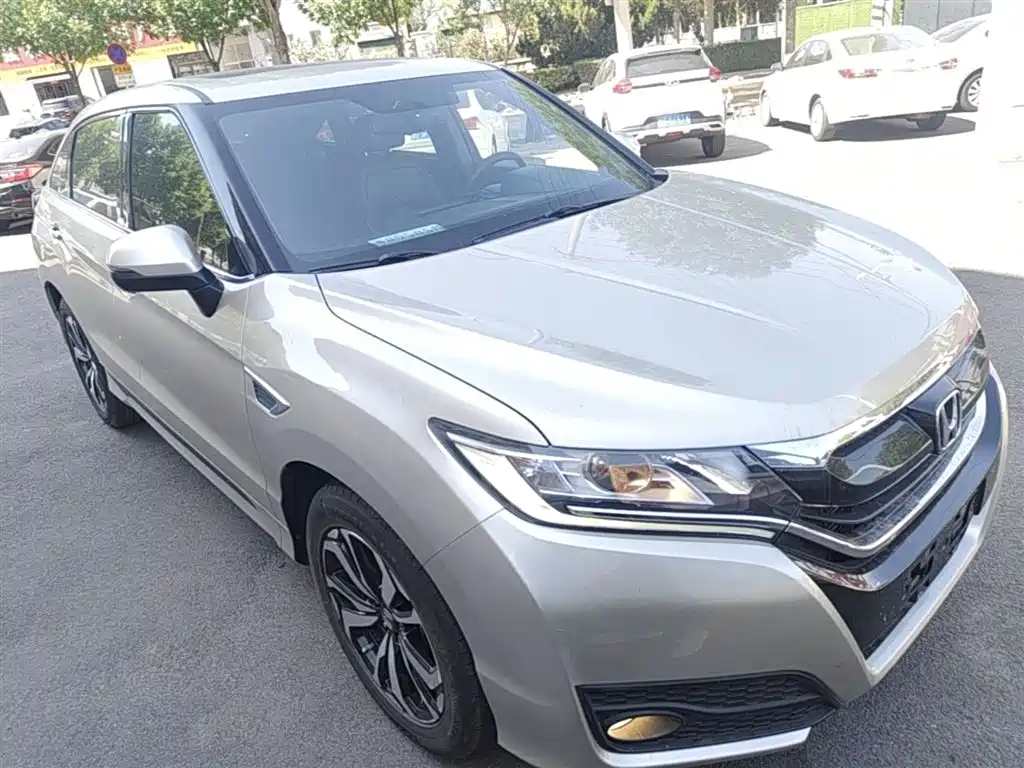 Honda UR-V 240 TURBO 2 WD Classic CN-V