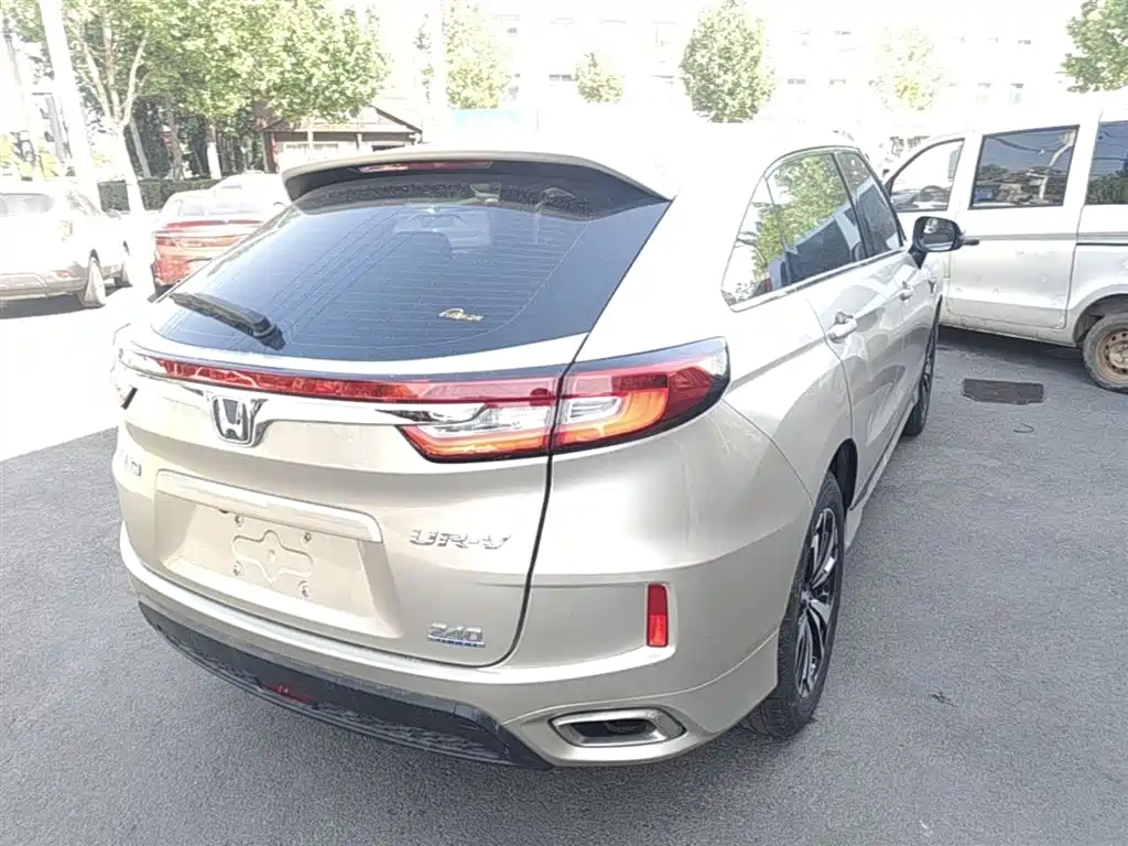 Honda UR-V 240 TURBO 2 WD Classic CN-V