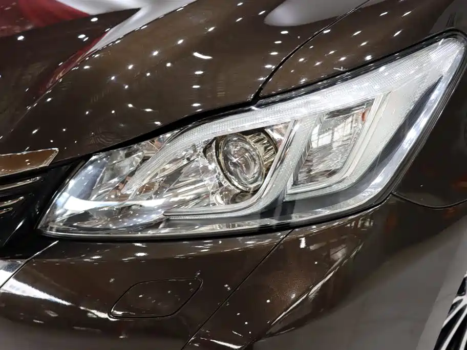 Crown 2.0 T Sport