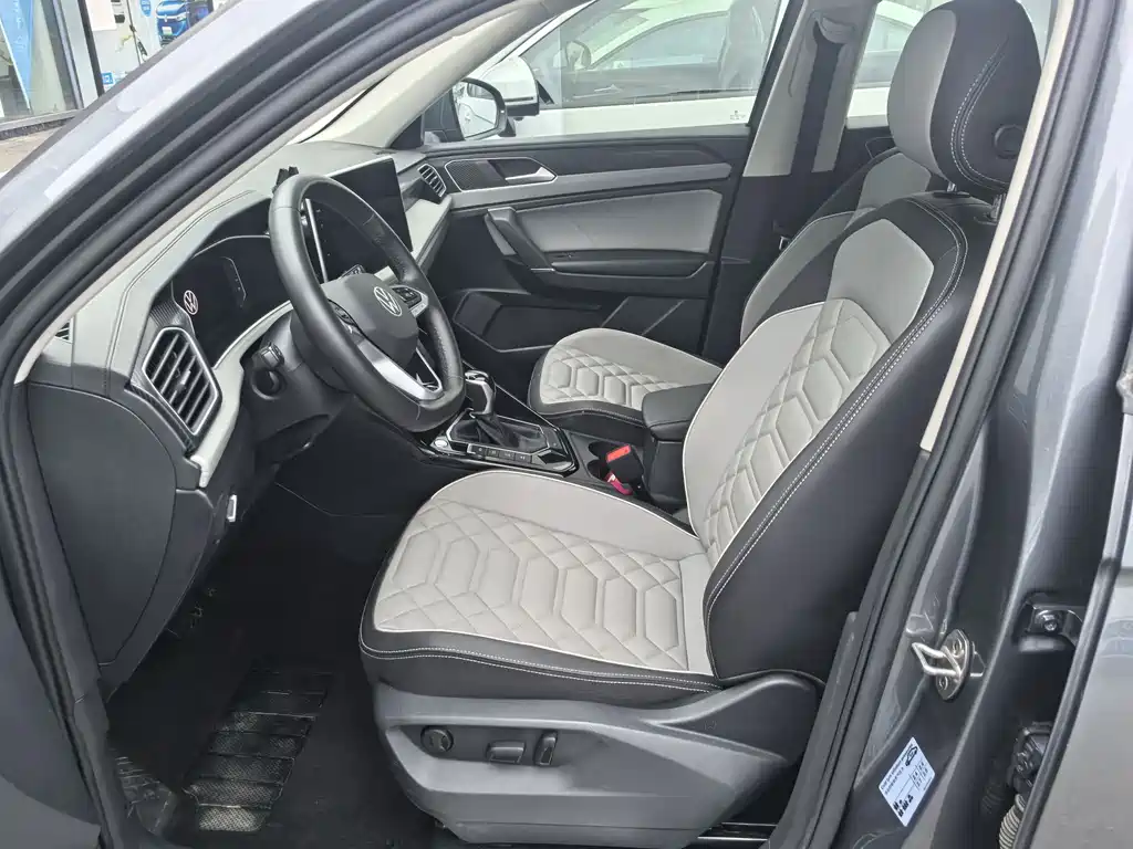 Tayron 300 TSI 2 WD Luxury Plus Advanced