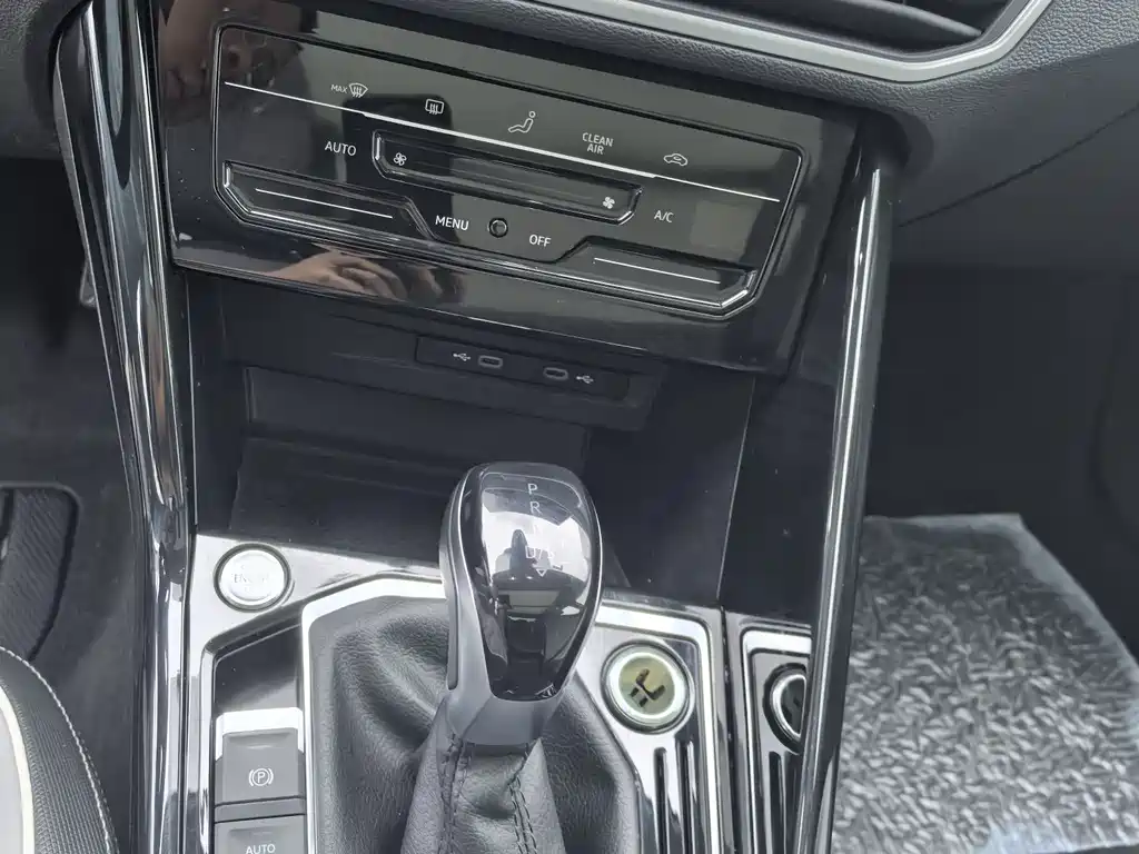 Tayron 300 TSI 2 WD Luxury Plus Advanced