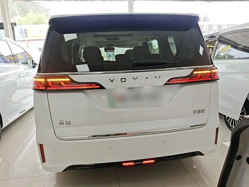 Voyah Dreamer Low Carbon Dream + Smart Enjoyment Package